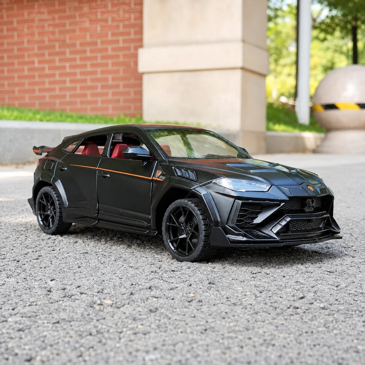 [TOY] 1:24 Lamborghini 2023 Urus Mansory ブラック モデルカー Die-Cast