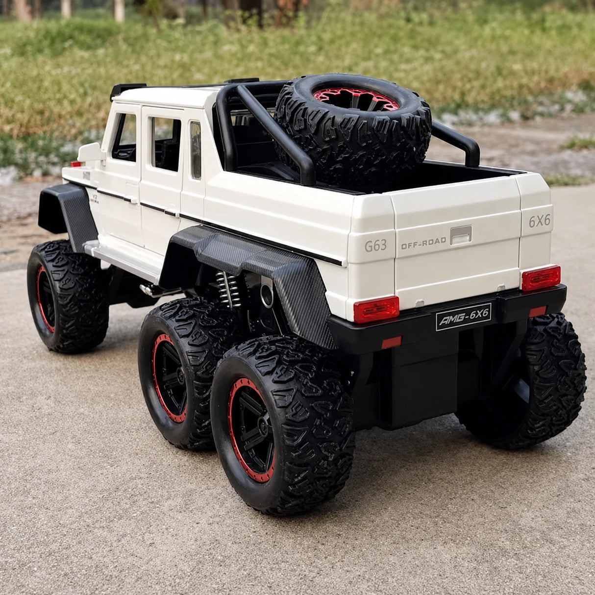 [TOY] 1:24 Mercedes-AMG 2013 G63 6x6 Off Road White Model Car Die-Cast