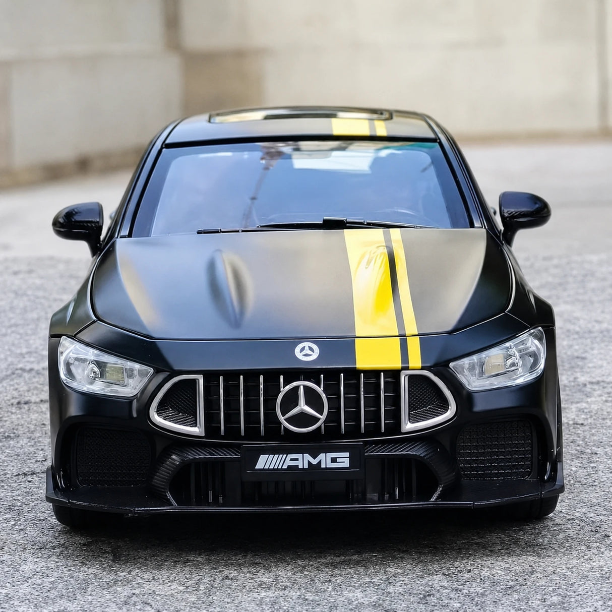 [TOY] 1:24 Mercedes-AMG 2018 GT63 zwart modelauto Die-Cast