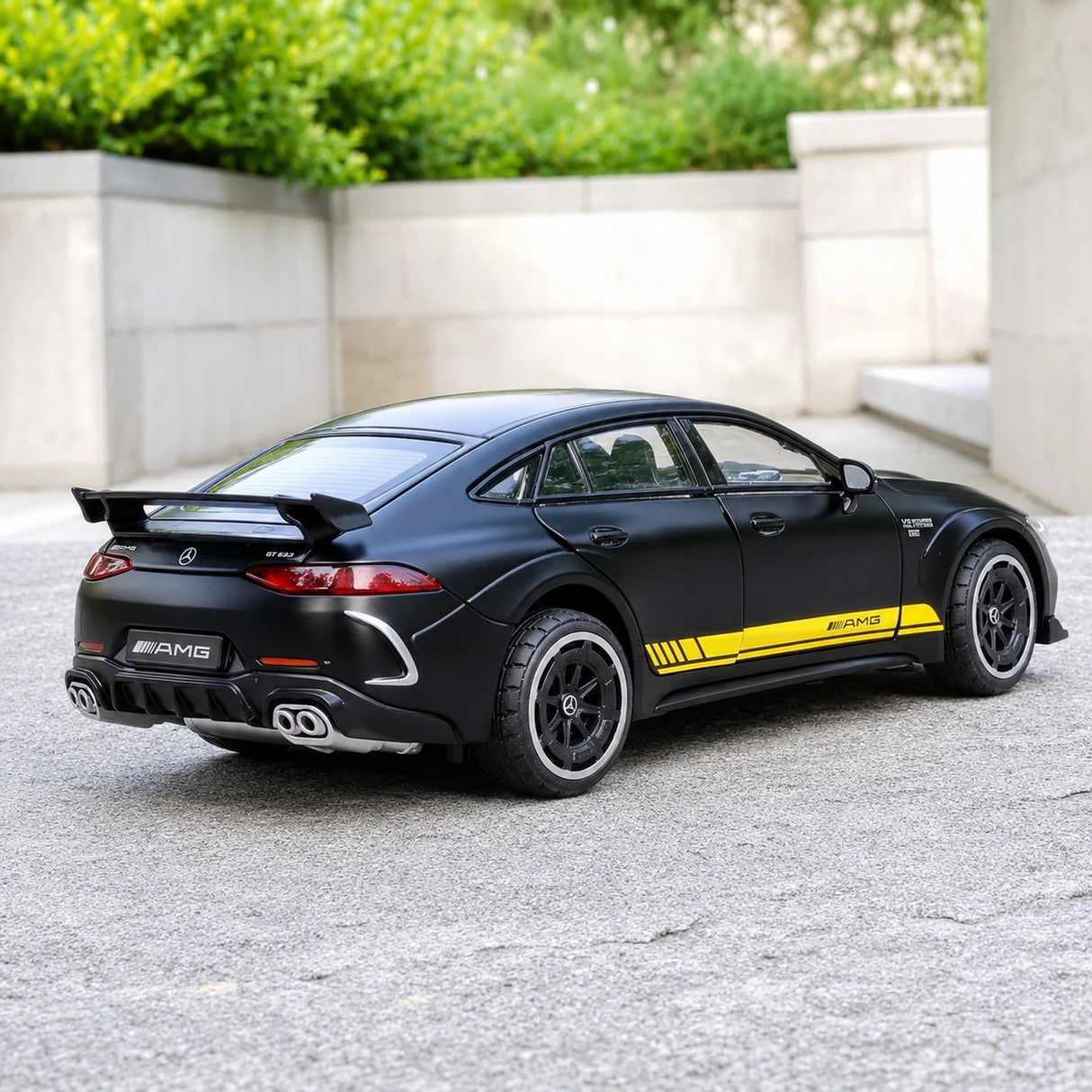 [TOY] 1:24 Mercedes-AMG 2018 GT63 zwart modelauto Die-Cast