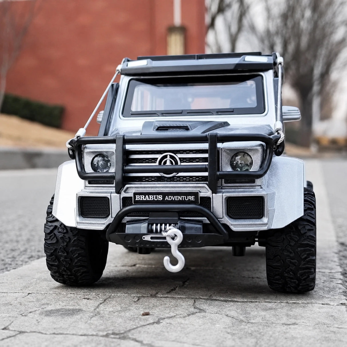 Mercedes-Brabus 2017 G550 4×4 1:24 bianco – modello espositivo pressofuso