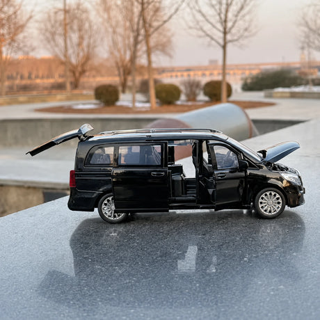 [TOY] 1:24 Mercedes-Benz 2018 V260L nero modellino di auto Die-Cast