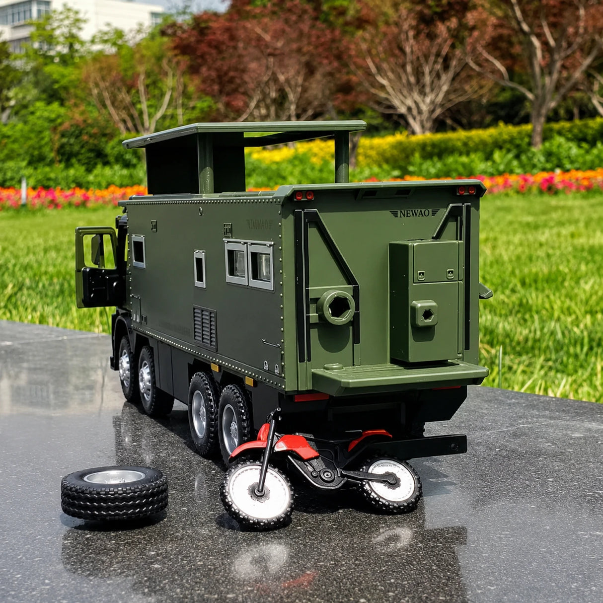 [TOY] 1:24 Mercedes-Arocs 2022 Nomadism Navigator F II Green Model Car Die-Cast