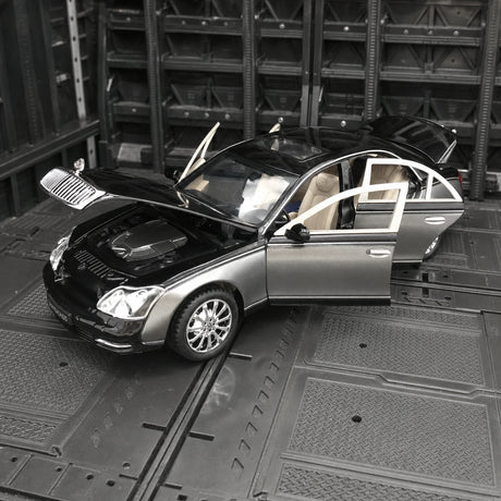 Mercedes-Maybach 2002 62S Gray 1:24 – Modello espositivo pressofuso