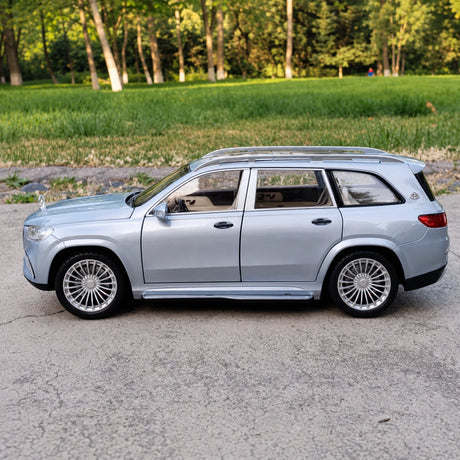 Mercedes-Maybach 2021 GLS600 Silver 1:24 – Modello espositivo in pressofusione