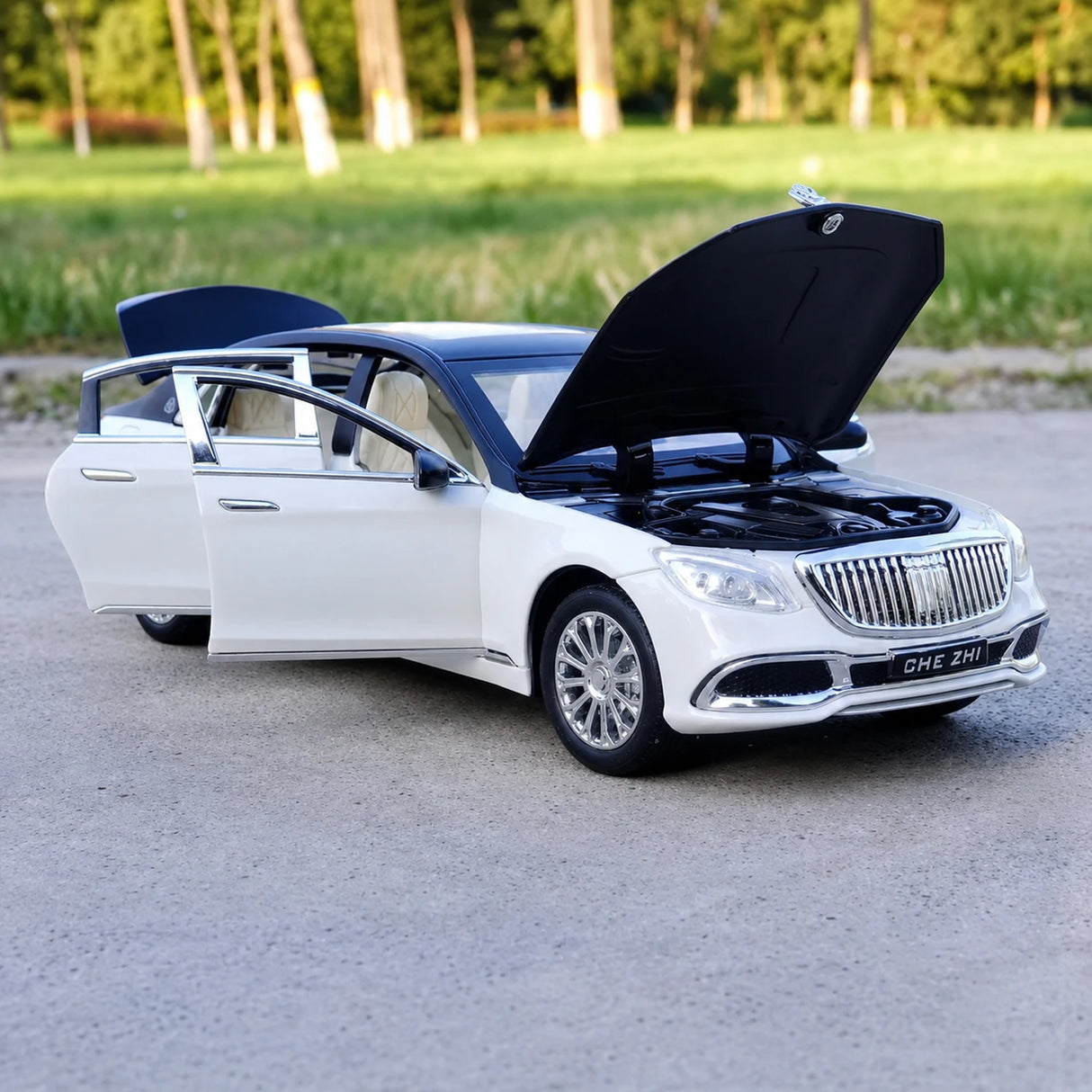 [TOY] 1:24 Mercedes-Maybach 2023 S600 Black White Model Car Die-Cast