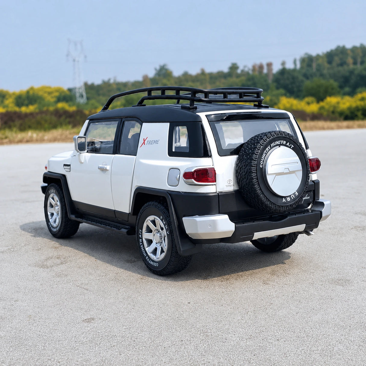 Toyota 2007 FJ Cruiser White 1:24 – model wyświetlacza odlewany
