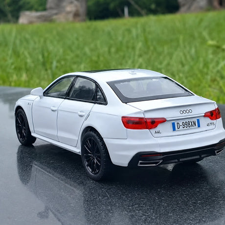 Audi 2025 A4L branco 1:32 – modelo de exposição em metal fundido
