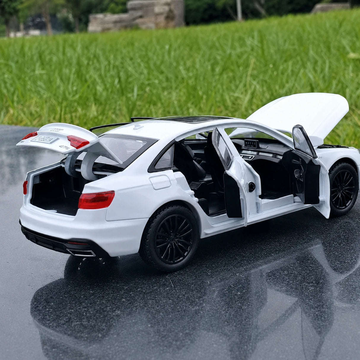 [TOY] 1:32 Audi 2025 A4L vit modellbil Die-Cast