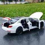 [TOY] 1:32 Audi 2022 A8L vit modellbil Die-Cast