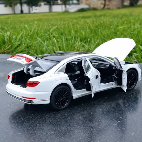 Audi 2022 A8L branco 1:32 – modelo de exposição em metal fundido