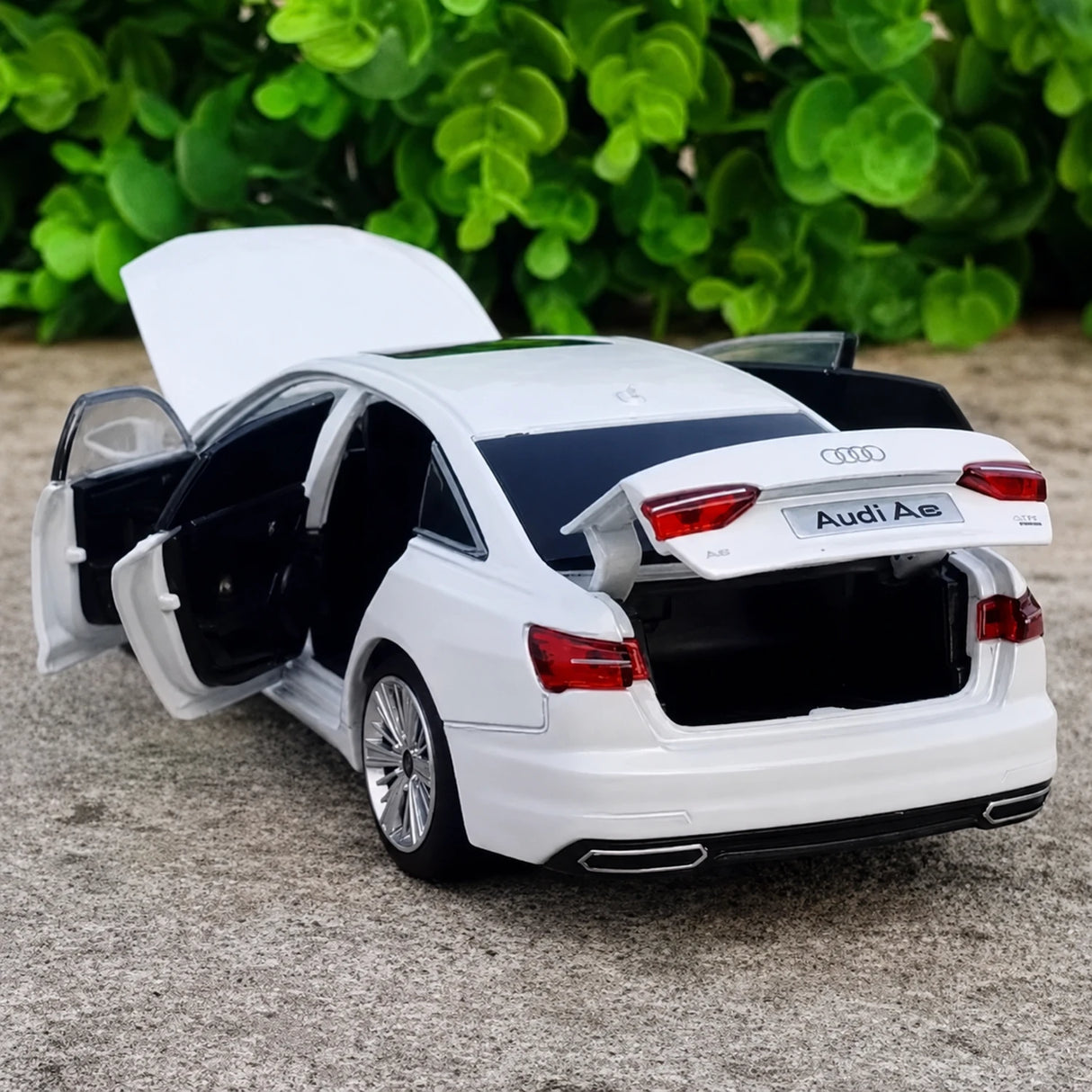 Audi 2019 A6 White 1:32 – Diecast Display Model Die-Cast