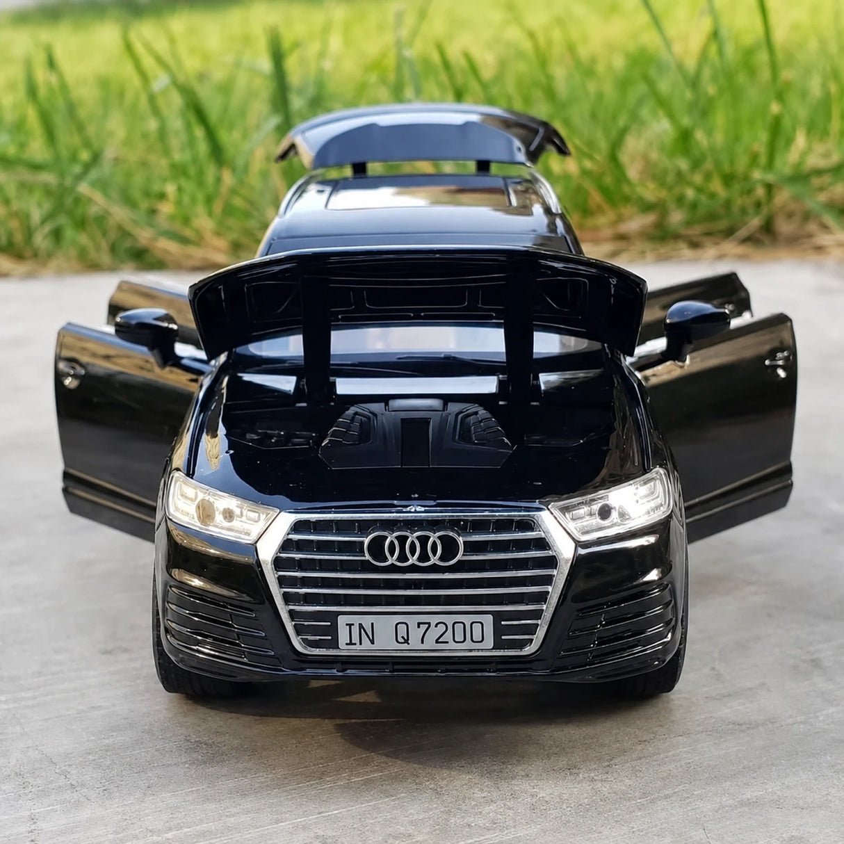 [TOY] 1:32 Audi 2019 Q7 blank svart modellbil Die-Cast
