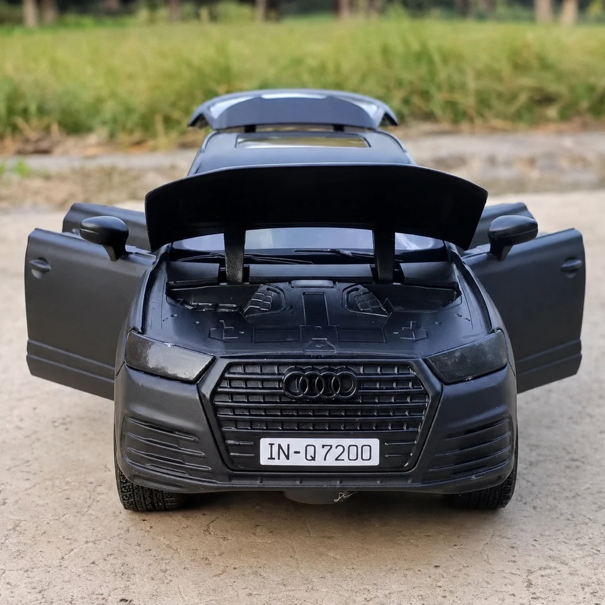 [TOY] 1:32 Audi 2019 Q7 matt svart modellbil Die-Cast