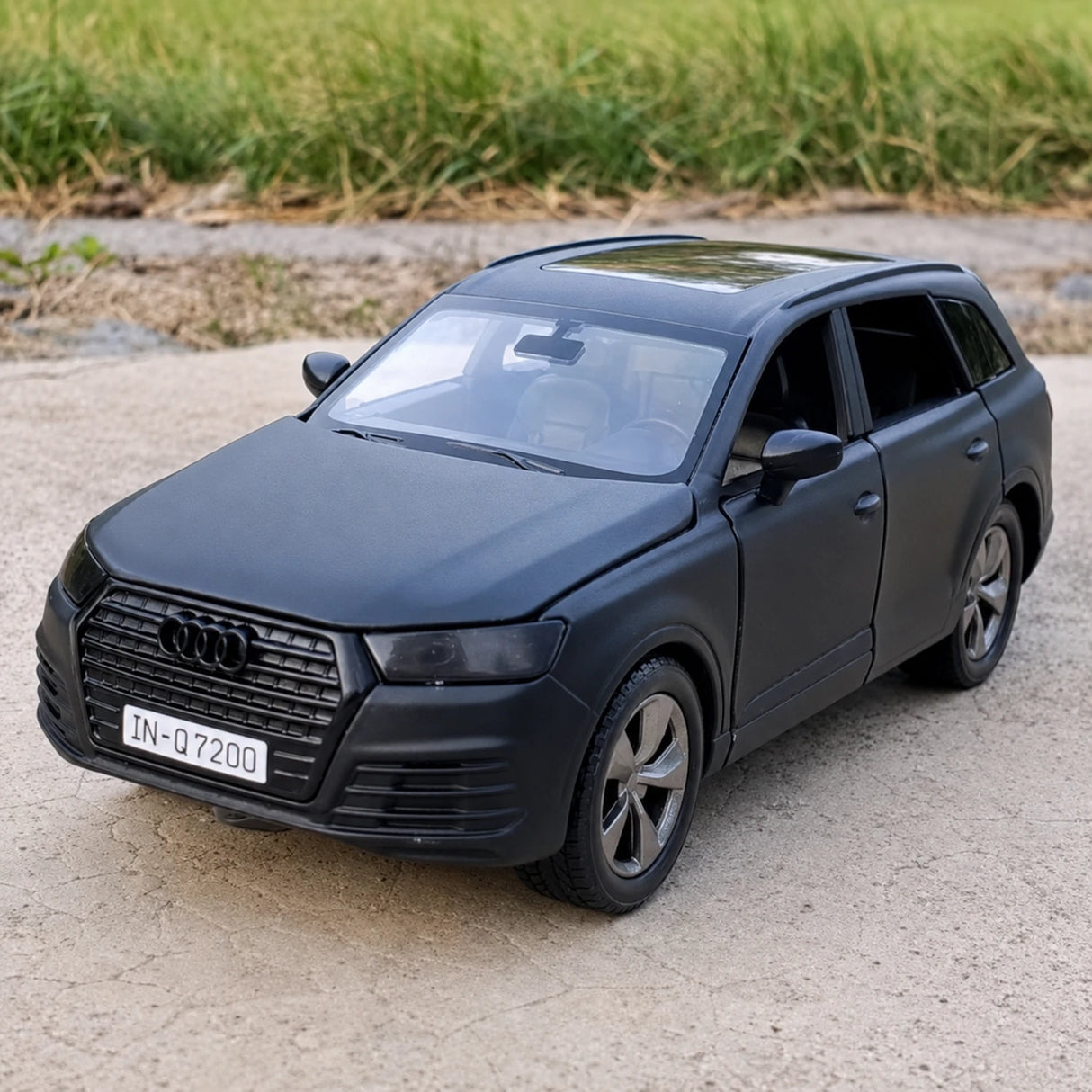 [TOY] 1:32 Audi 2019 Q7 matt svart modellbil Die-Cast