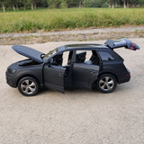 [TOY] 1:32 Audi 2019 Q7 matt svart modellbil Die-Cast