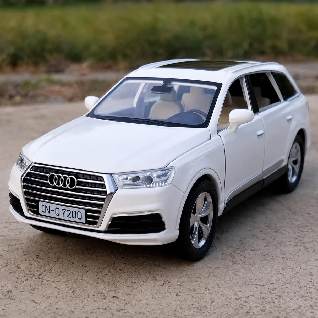 [TOY] 1:32 Audi 2019 Q7 vit modellbil Die-Cast