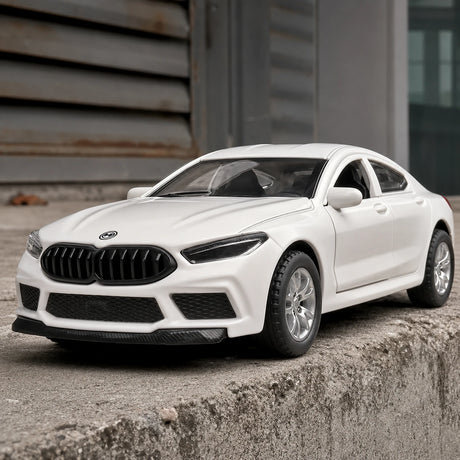 [TOY] 1:32 BMW 2017 G15 M8 White Model Car Die-Cast