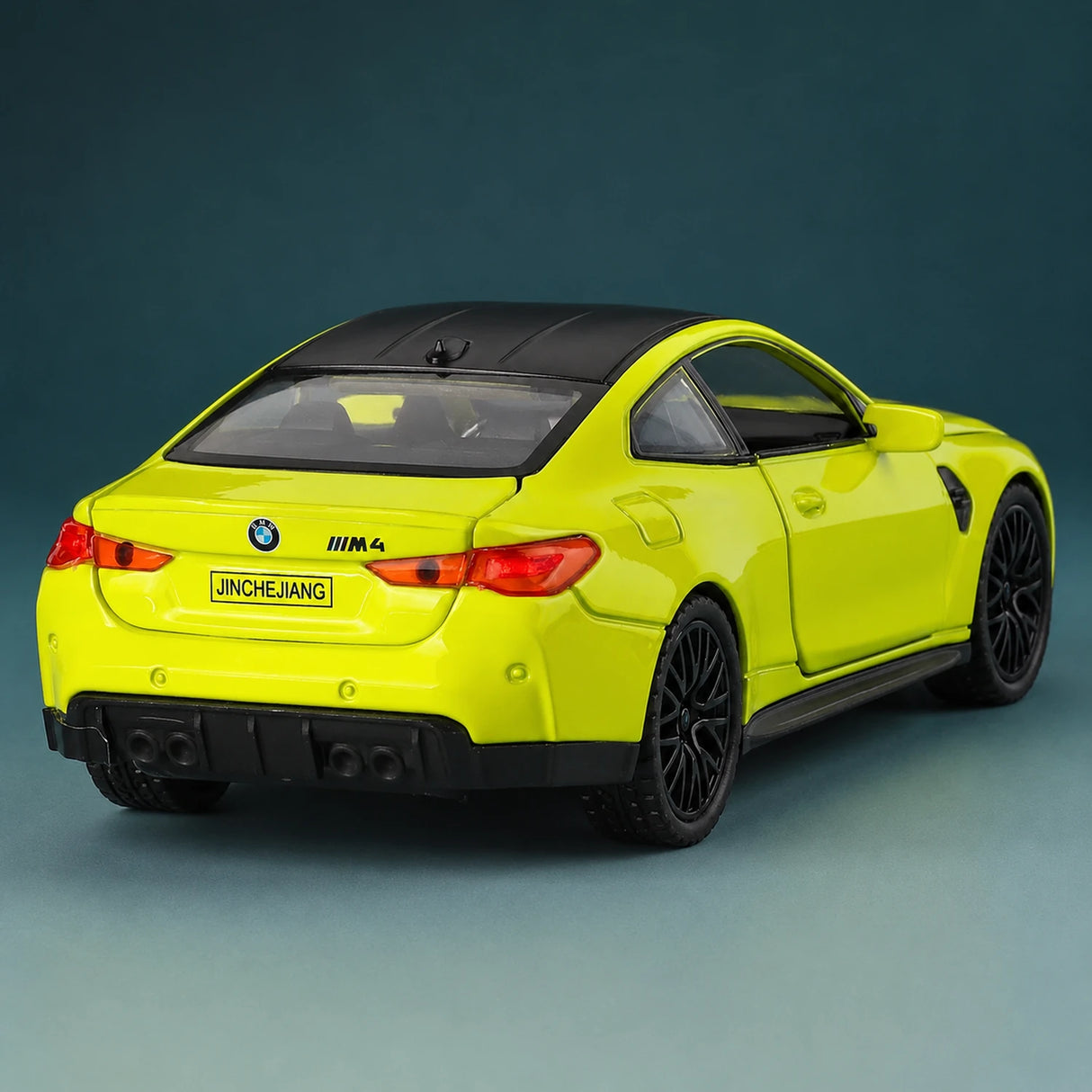 BMW 2023 G82 M4 Green 1:32 – Diecast Display Model Die-Cast
