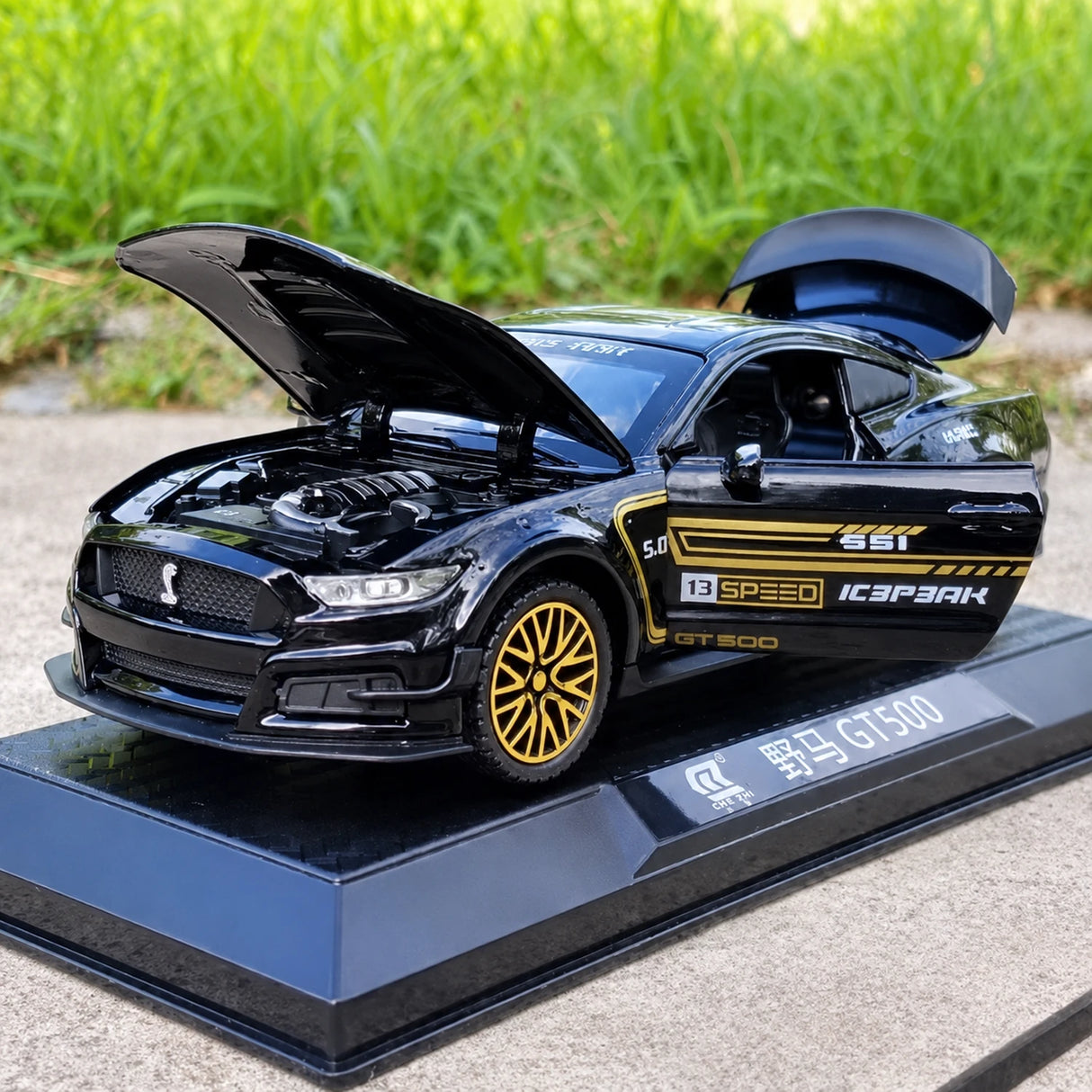 [TOY] 1:32 Ford 2019 Mustang Shelby GT500 svart modellbil Die-Cast