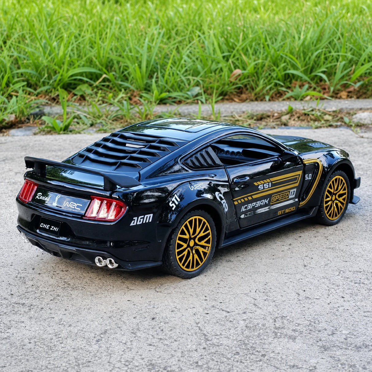 [TOY] 1:32 Ford 2019 Mustang Shelby GT500 svart modellbil Die-Cast