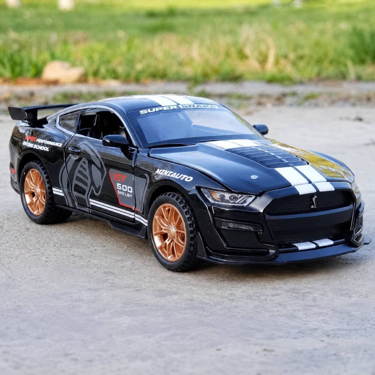 [TOY] 1:32 Ford 2020 Mustang Shelby GT500 svart modellbil Die-Cast