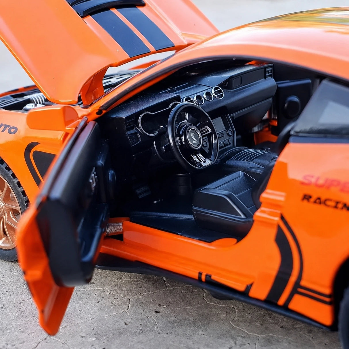 [TOY] 1:32 Ford 2020 Mustang Shelby GT500 orange modellbil Die-Cast