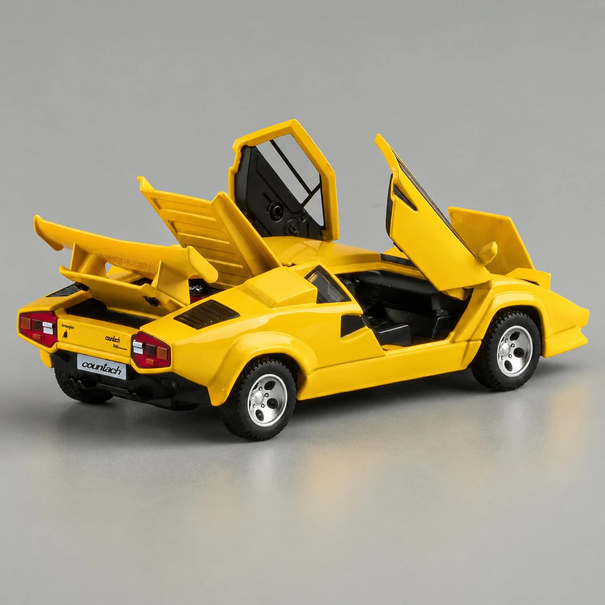 Lamborghini 1982 Countach LP500S Yellow 1:32 – Diecast Display Model Die-Cast