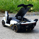 [TOY] 1:32 Lamborghini 2018 SC18 Alston vit modellbil Die-Cast