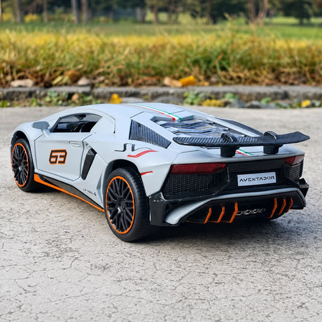[TOY] 1:32 Lamborghini 2022 Aventador LP780-4 SVJ grå modellbil Die-Cast