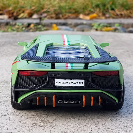 [TOY] 1:32 Lamborghini 2022 Aventador LP780-4 SVJ grön modellbil Die-Cast