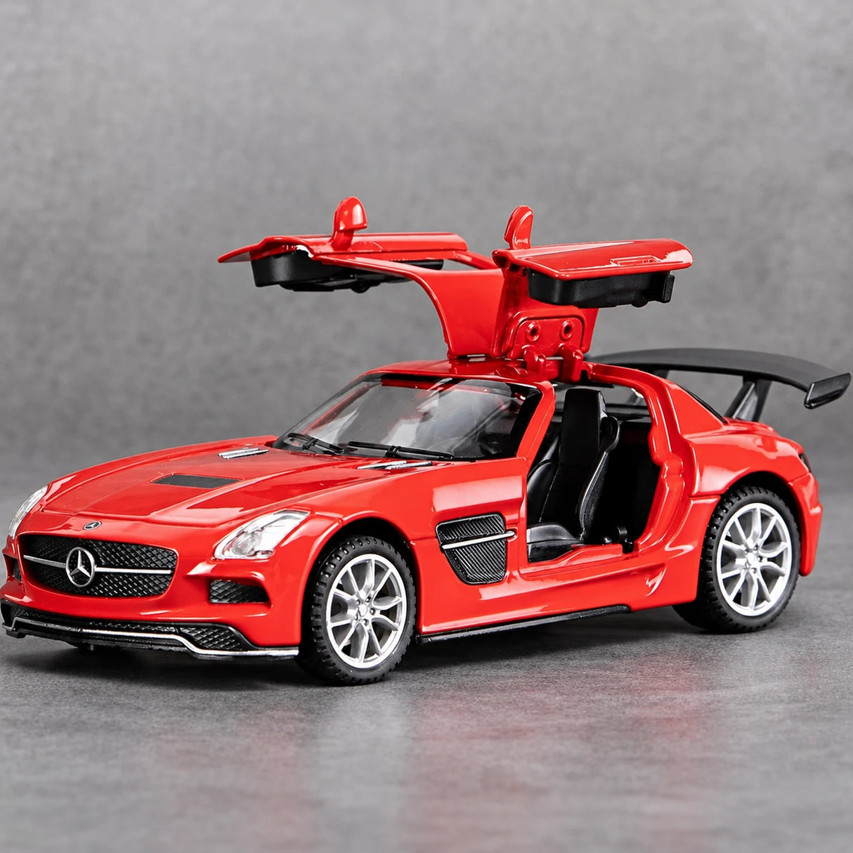 [TOY] 1:32 Mercedes-AMG 2010 SLS röd modellbil Die-Cast