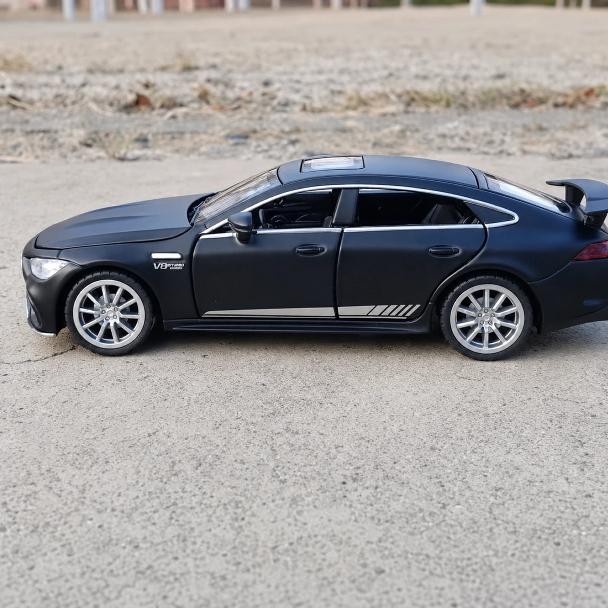 Mercedes-AMG 2019 GT63S Black 1:32 – Diecast Display Model Die-Cast