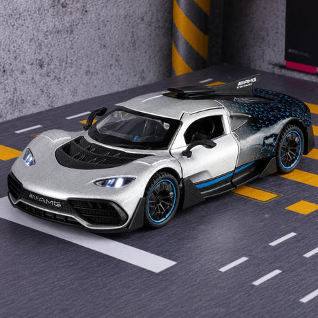 [TOY] 1:32 Mercedes-AMG 2022 One silver modellbil Die-Cast