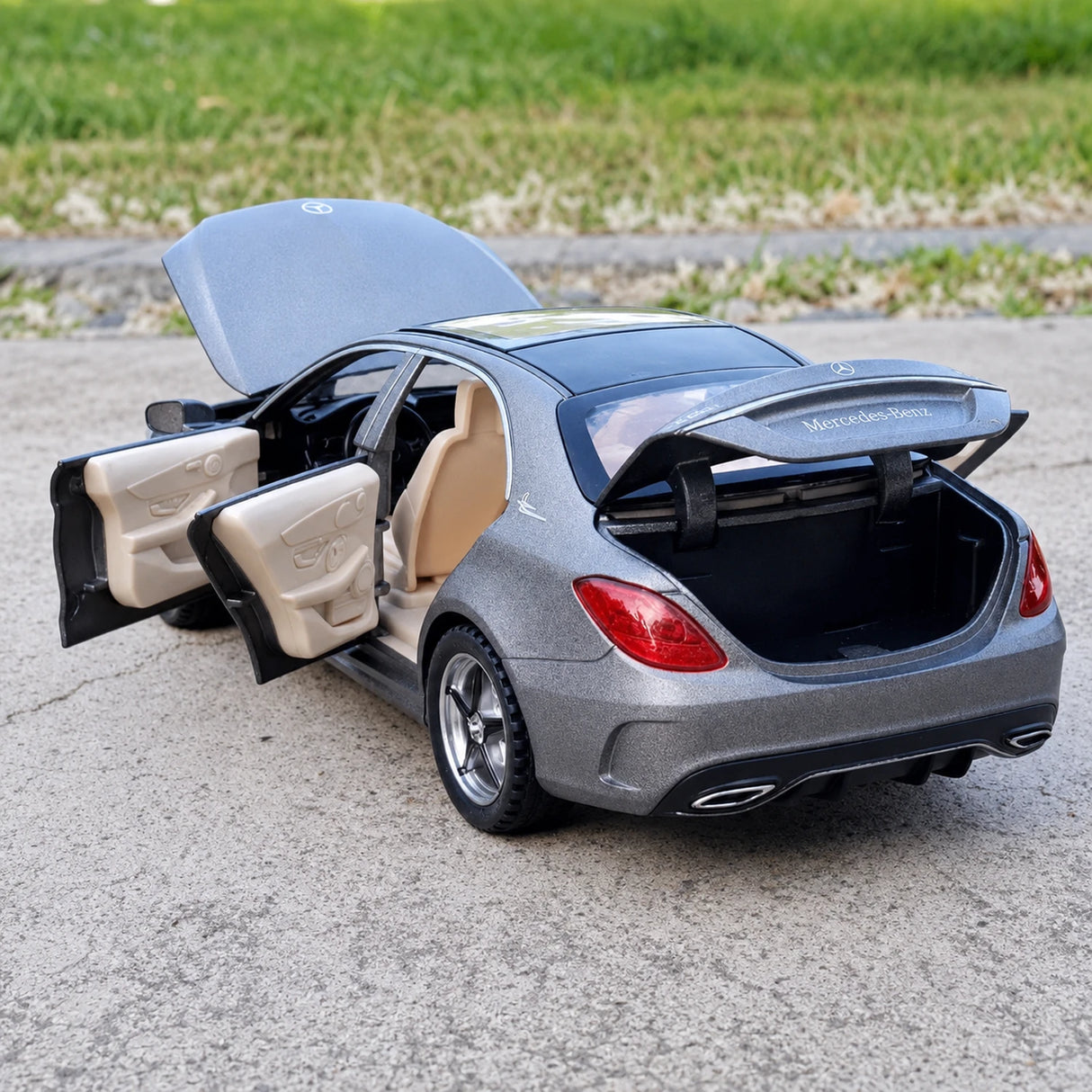 Mercedes-Benz 2014 C260 Gray 1:32 – Diecast Display Model Die-Cast
