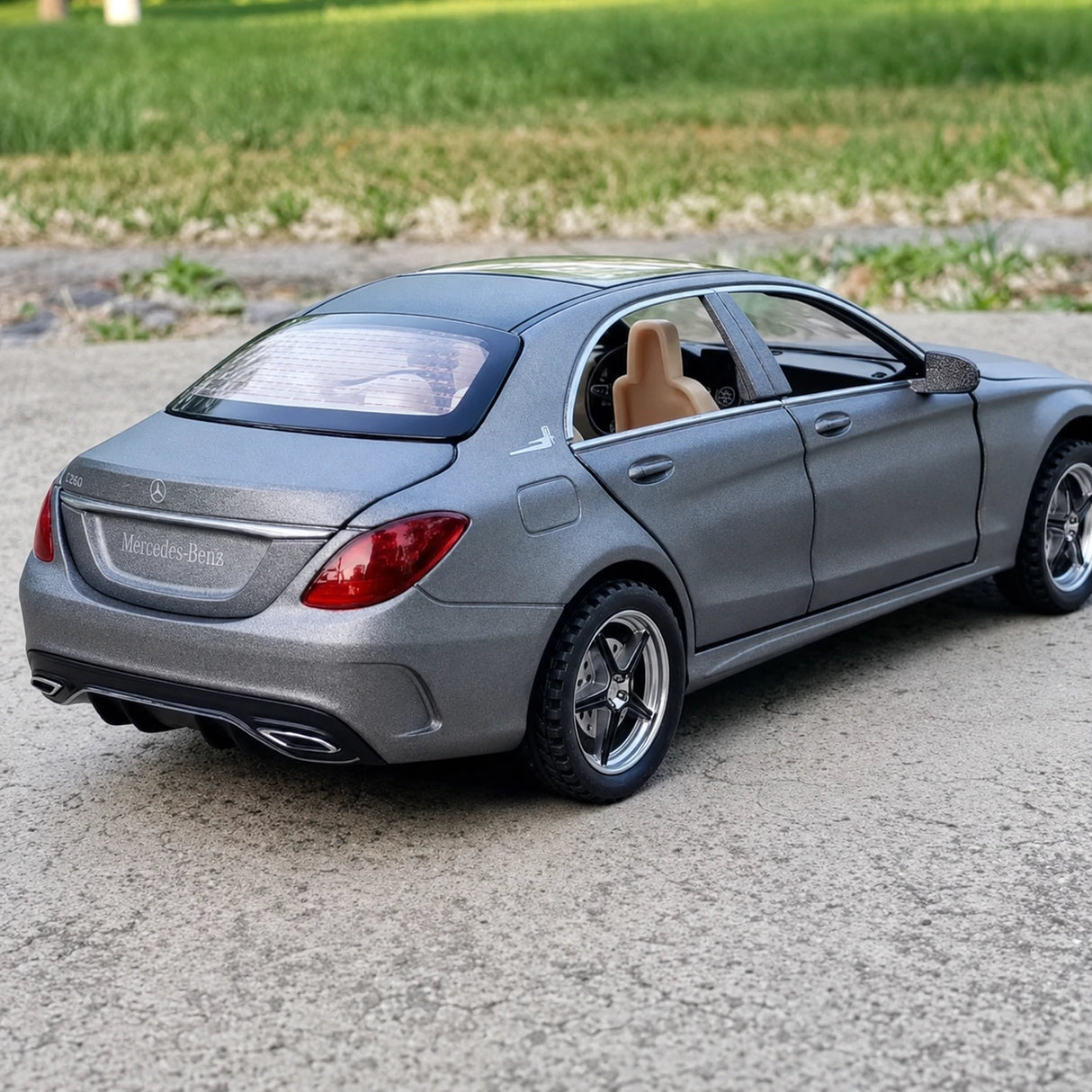 Mercedes-Benz 2014 C260 Gray 1:32 – Diecast Display Model Die-Cast