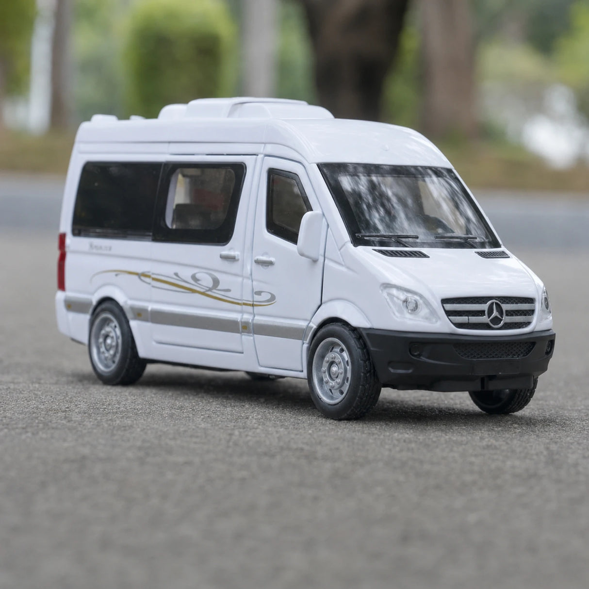 [TOY] 1:32 Mercedes-Benz 2014 V350 White Model Car Die-Cast