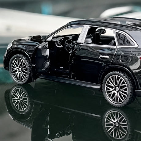 [TOY] 1:32 Mercedes-Benz 2023 GLC 400e svart modellbil Die-Cast