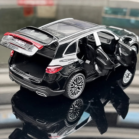 [TOY] 1:32 Mercedes-Benz 2023 GLC 400e svart modellbil Die-Cast
