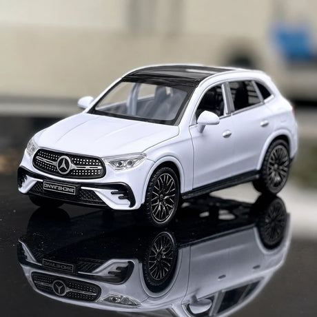 [TOY] 1:32 Mercedes-Benz 2023 GLC 400e vit modellbil Die-Cast