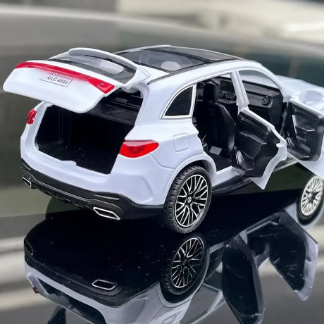 [TOY] 1:32 Mercedes-Benz 2023 GLC 400e vit modellbil Die-Cast