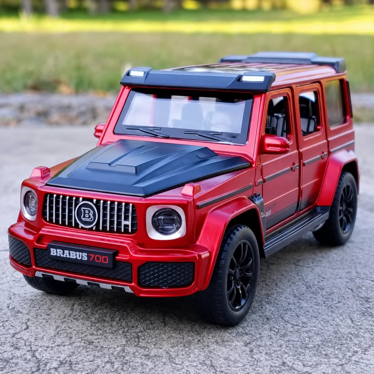 [TOY] 1:32 Mercedes-Brabus 2021 G700 4×4 röd modellbil Die-Cast