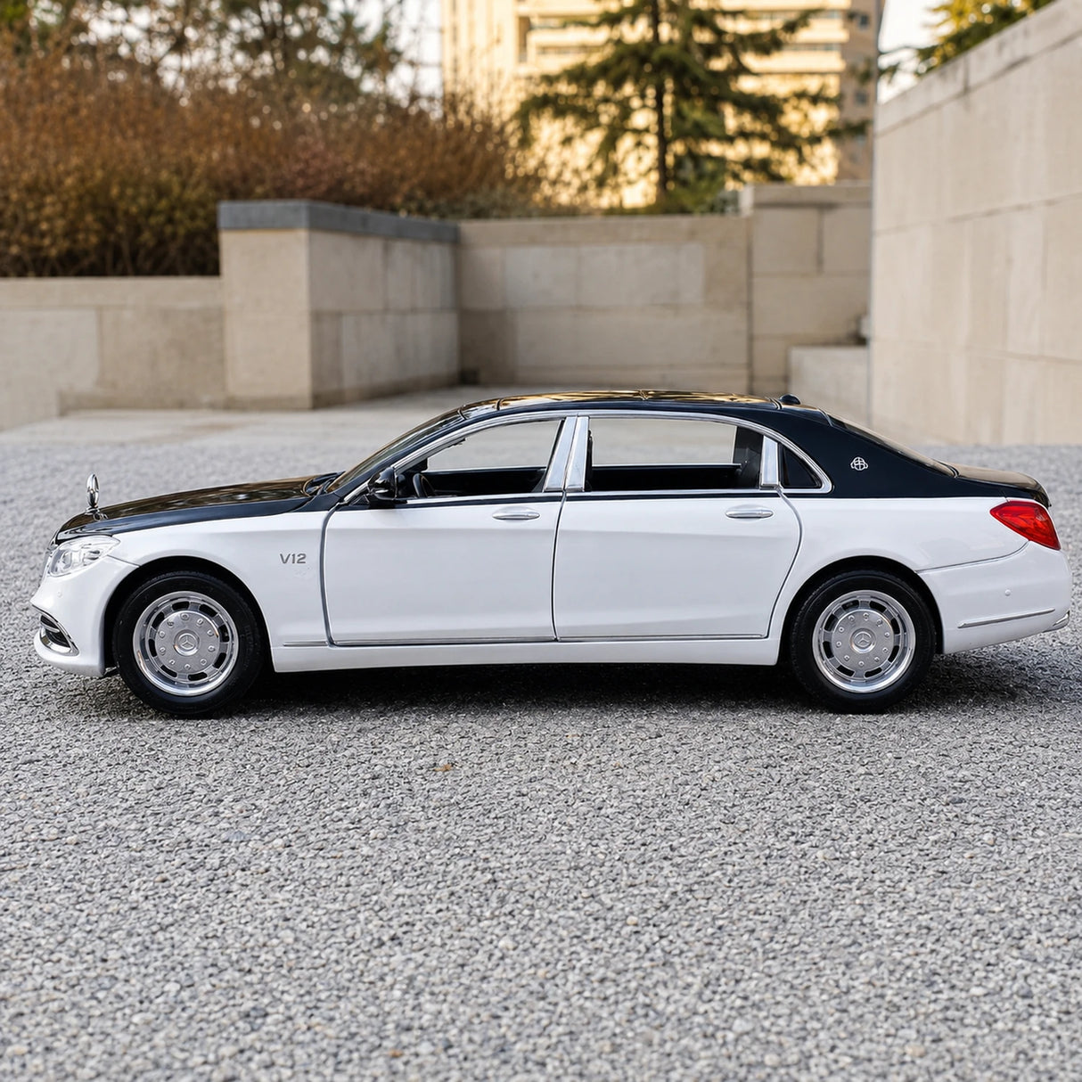 [TOY] 1:32 Mercedes-Maybach 2020 S650 svart-vit modellbil Die-Cast