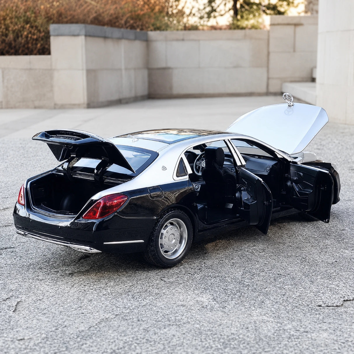 [TOY] 1:32 Mercedes-Maybach 2020 S650 silver-svart modellbil Die-Cast