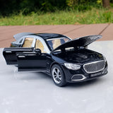 [TOY] 1:32 Mercedes-Maybach 2022 S680 silver svart modellbil Die-Cast
