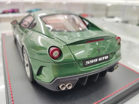 [Dino Model] 1:18 Ferrari 2010 599 GTO grön modellbil harts