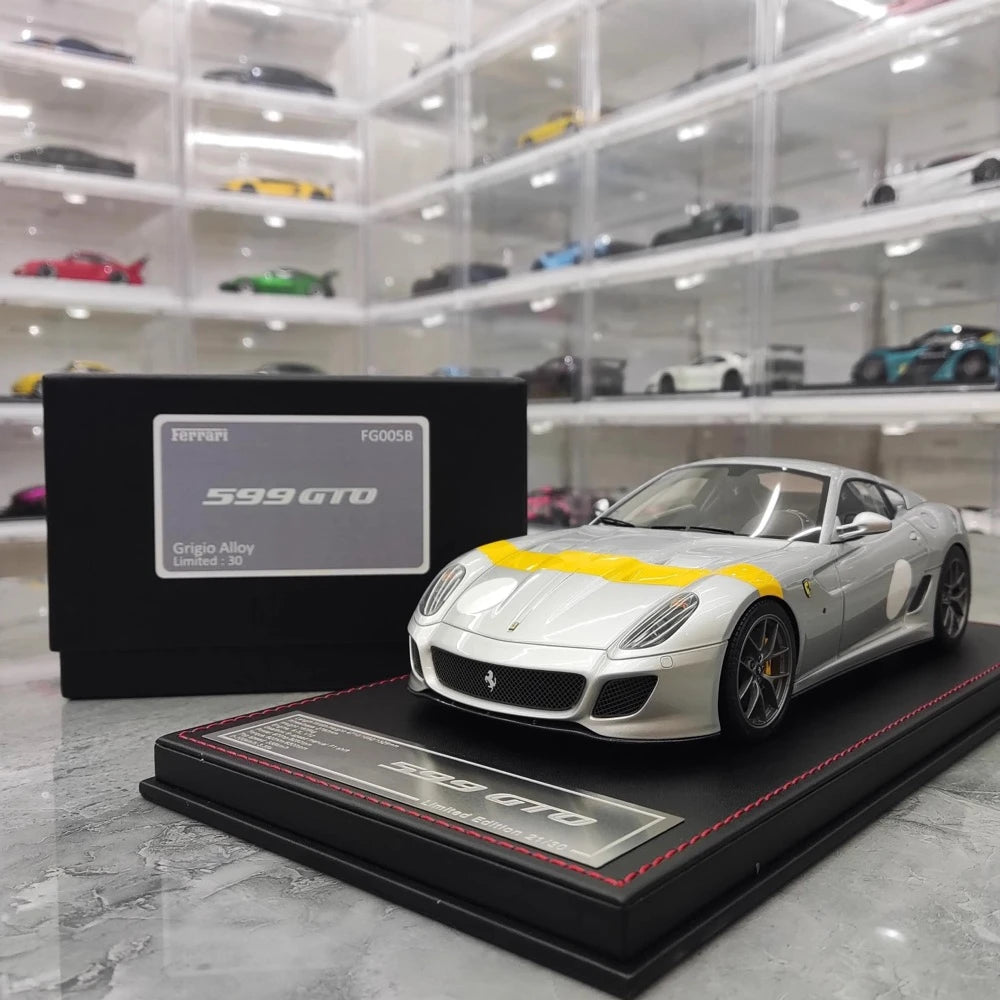 [Dino modello] 1:18 Ferrari 2010 599 GTO Sliver modellino di auto resina