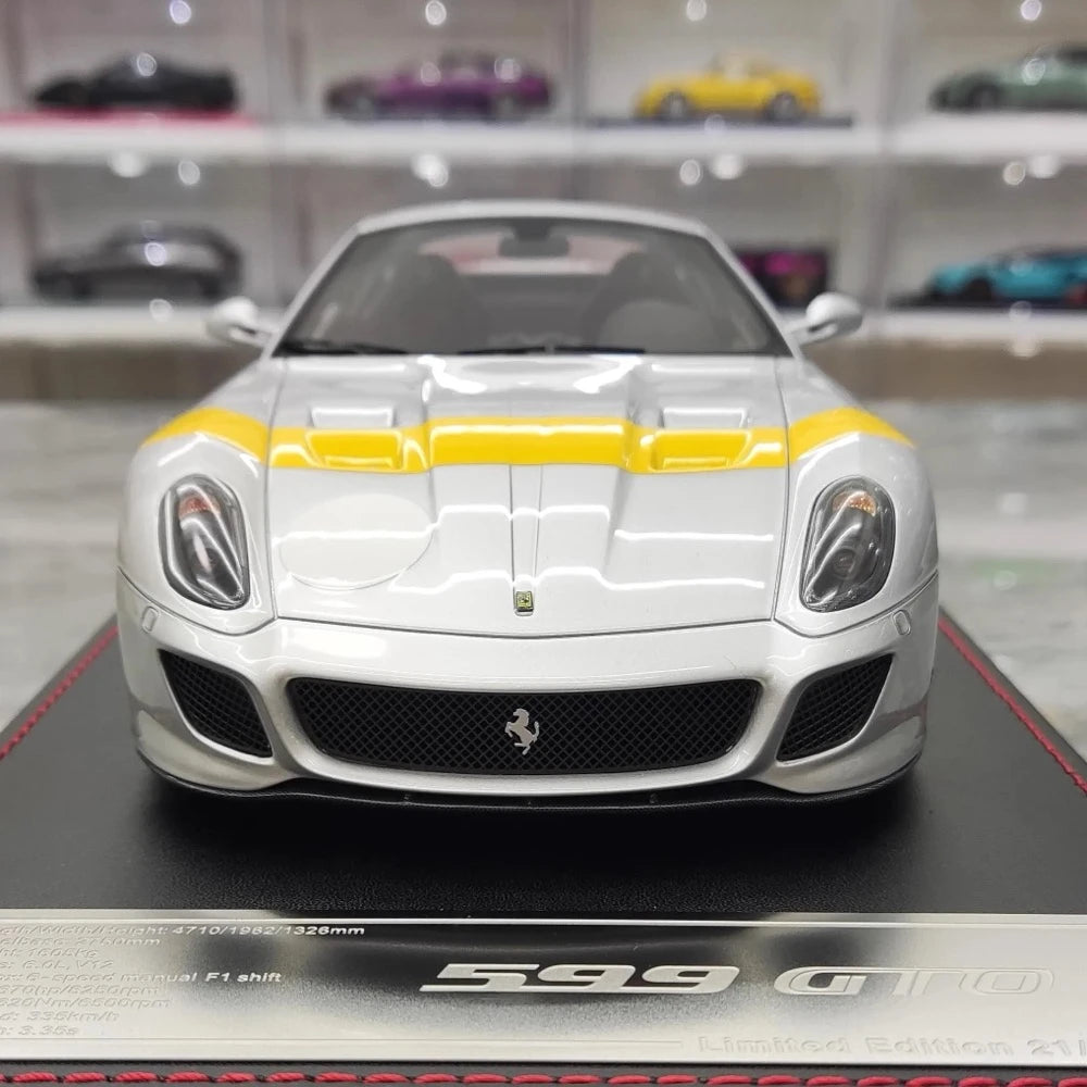 [Dino modello] 1:18 Ferrari 2010 599 GTO Sliver modellino di auto resina
