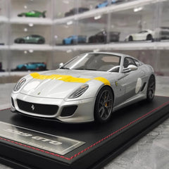 [Dino modello] 1:18 Ferrari 2010 599 GTO Sliver modellino di auto resina