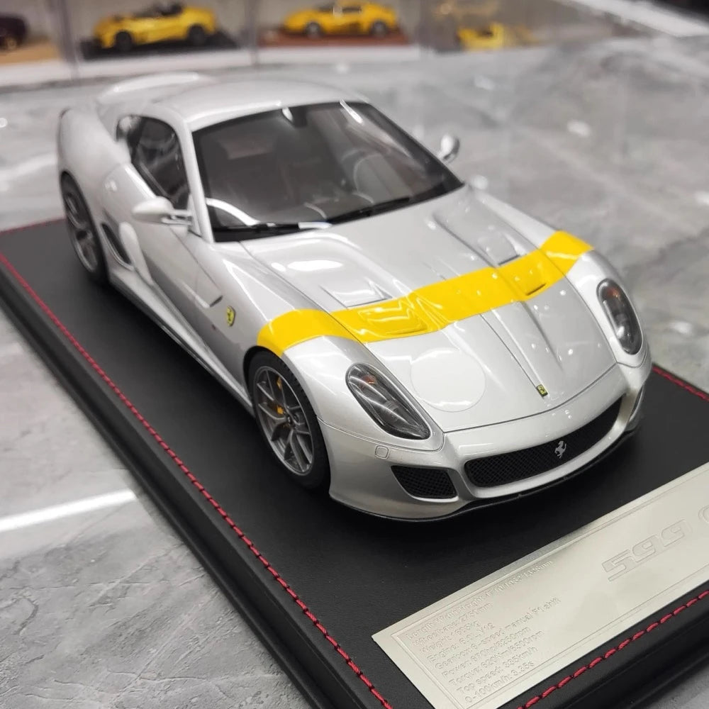 [Dino modello] 1:18 Ferrari 2010 599 GTO Sliver modellino di auto resina